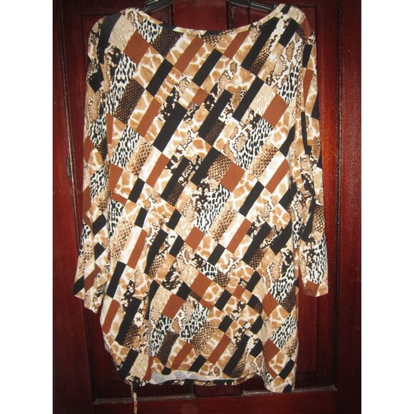 Ruby Rd. Woman Plus 1X Stretch Knit Top Blouse Shirt Animal Geometric Print Bead - Picture 2 of 3